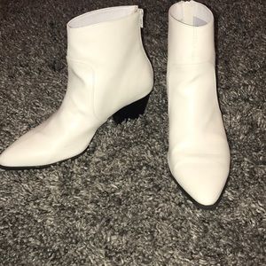 Pointed toe ankle boots
